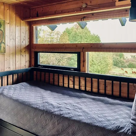 Architect-designed Wooden House With Scenic View بيت للعطل